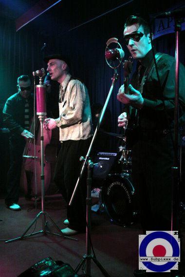 Ricky Rocket - The Phantomes (D) Rockabilly Explosion - McCormacks Ballroom, Leipzig 05. Maerz 2011 (11).JPG